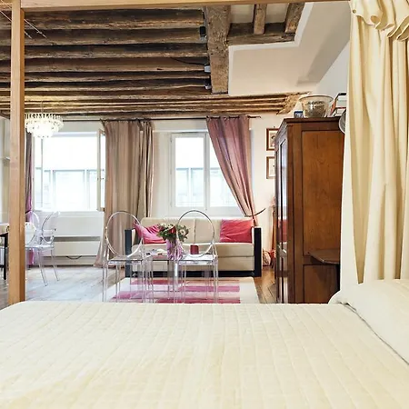 Camallo Apartment Paris